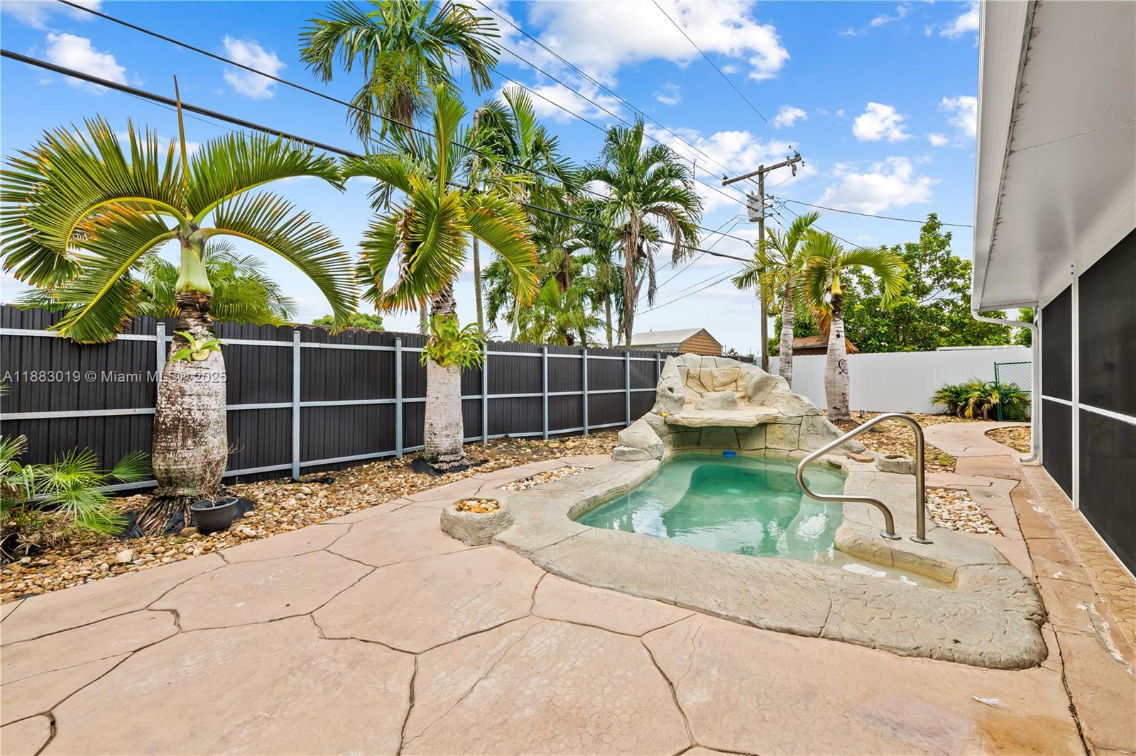 PALM SPRINGS LAKES 3RD AD - Residential Lease