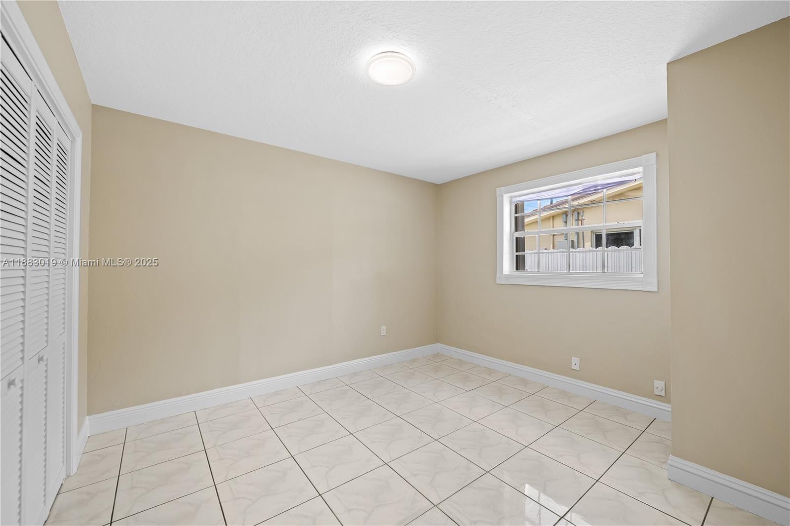 PALM SPRINGS LAKES 3RD AD - Residential Lease