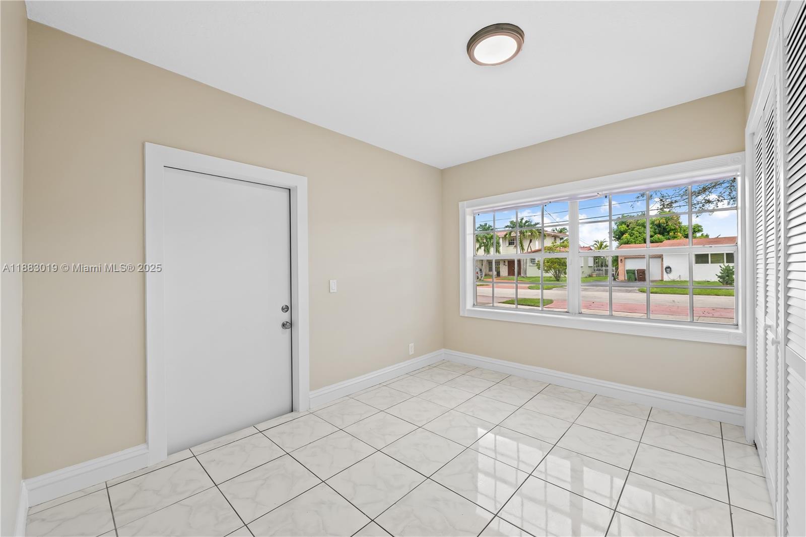 PALM SPRINGS LAKES 3RD AD - Residential Lease
