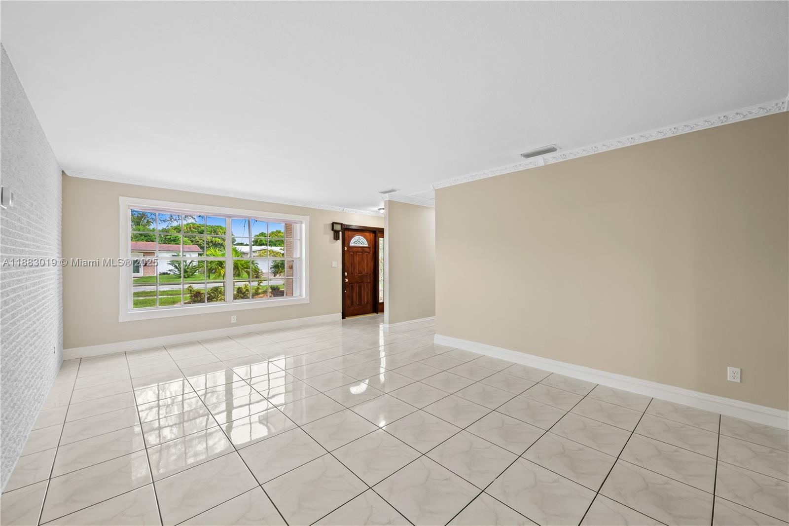 PALM SPRINGS LAKES 3RD AD - Residential Lease