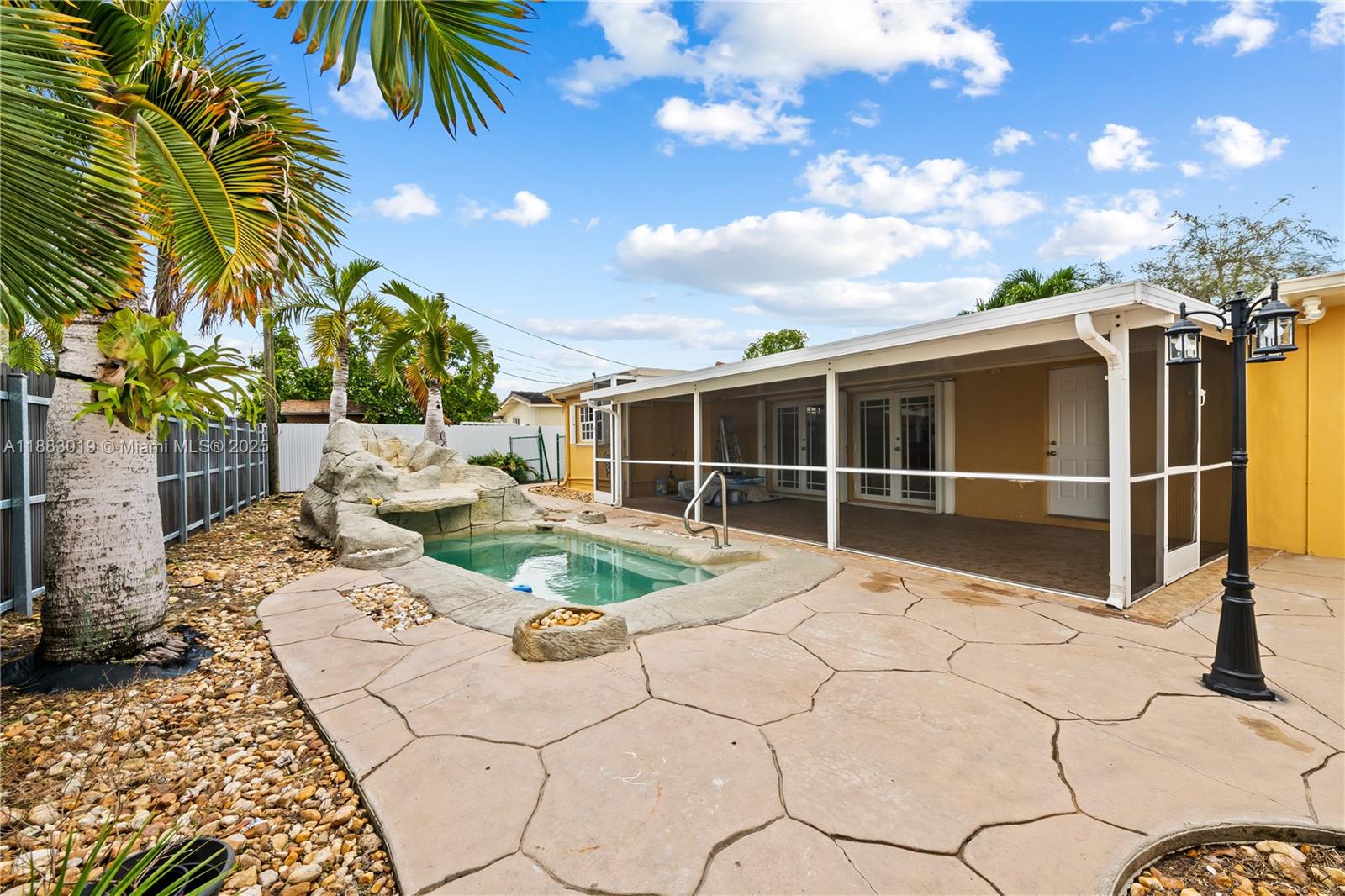 PALM SPRINGS LAKES 3RD AD - Residential Lease