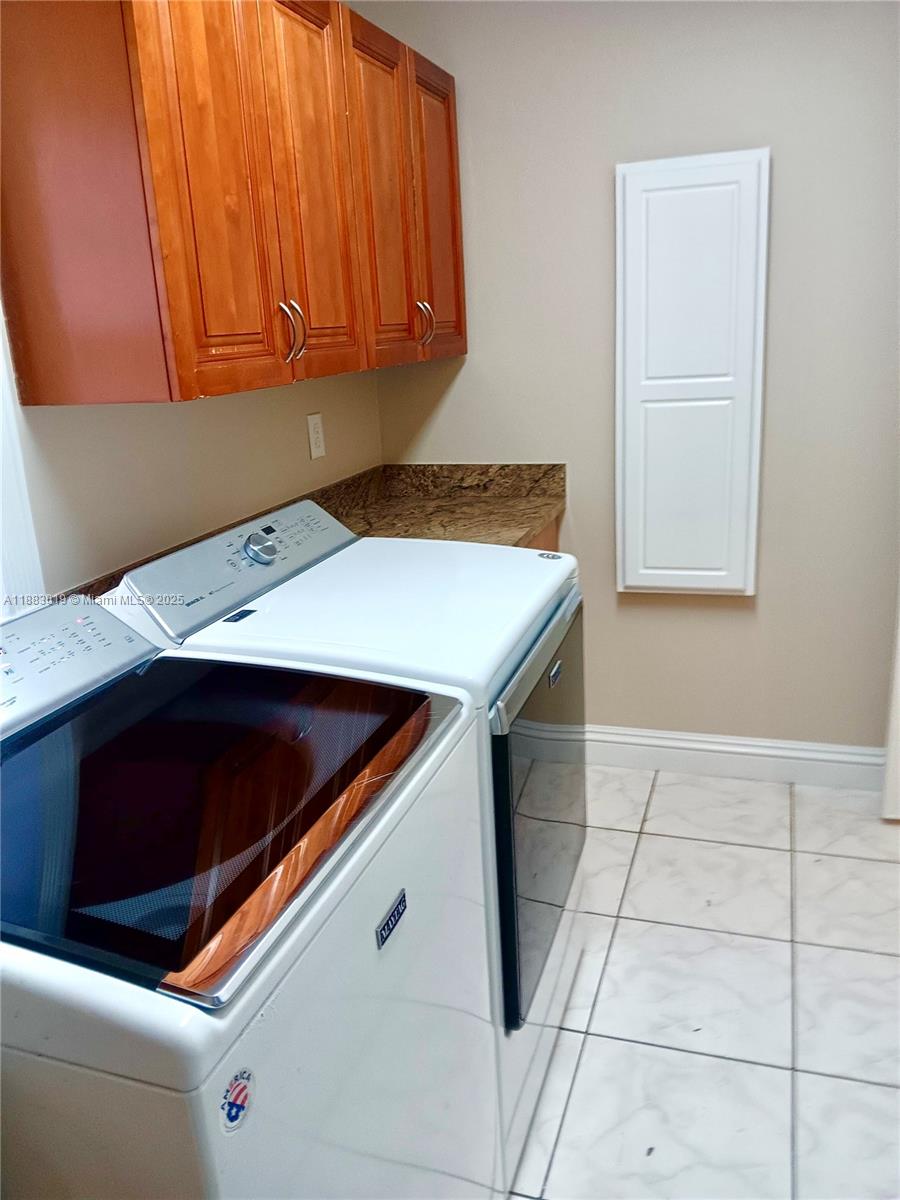 PALM SPRINGS LAKES 3RD AD - Residential Lease