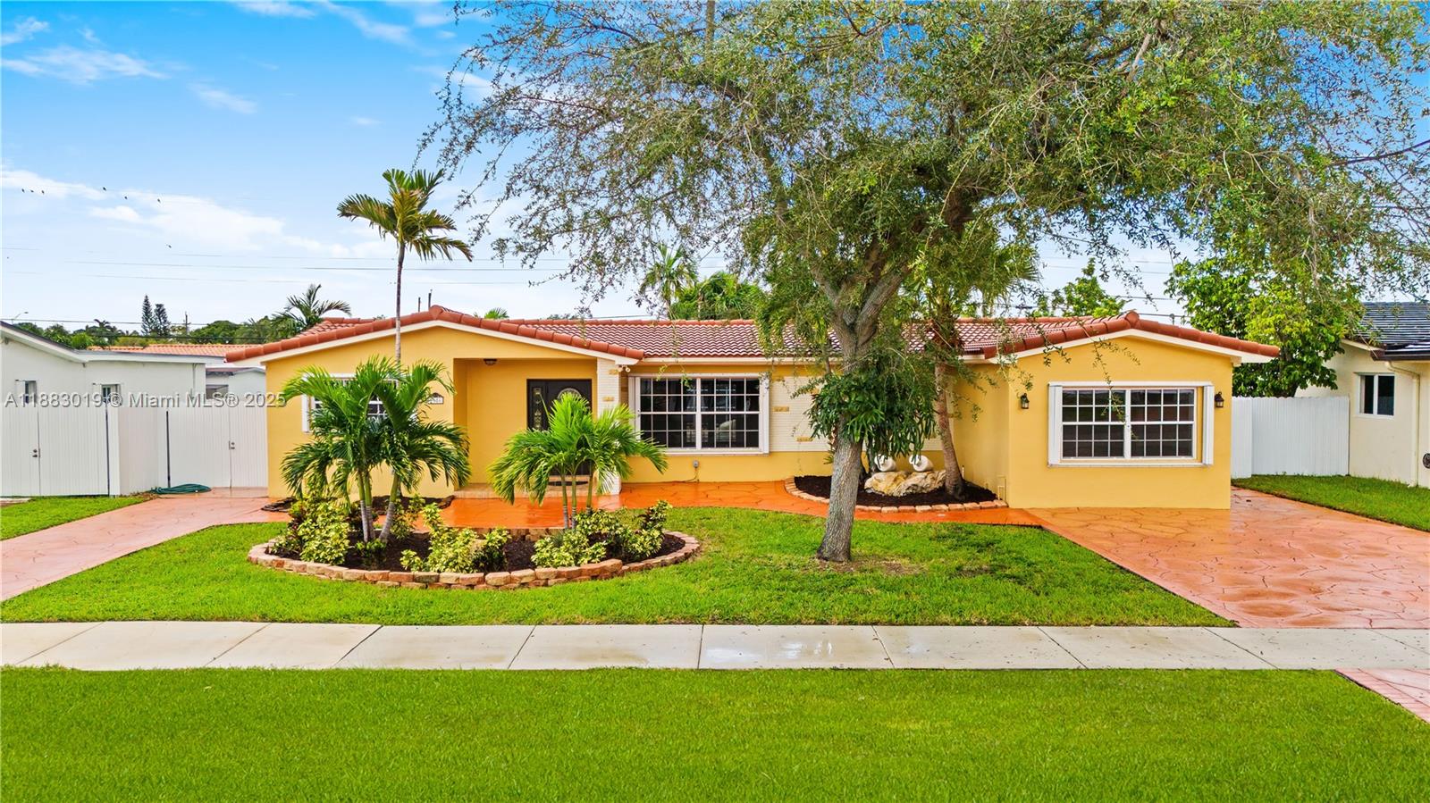 PALM SPRINGS LAKES 3RD AD - Residential Lease