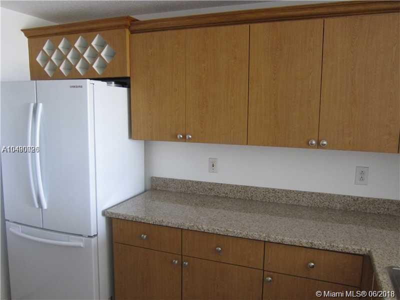 THE COURTS AT DORAL ISLES - Residential