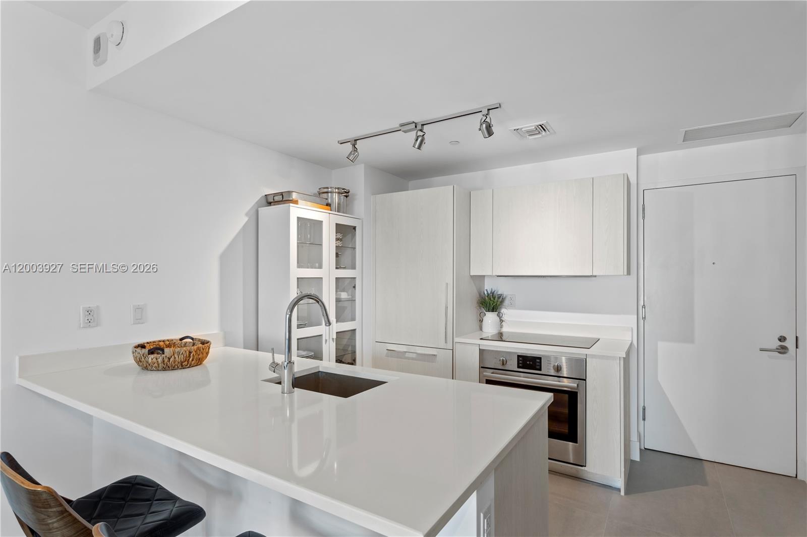 501 NE 31st St 605