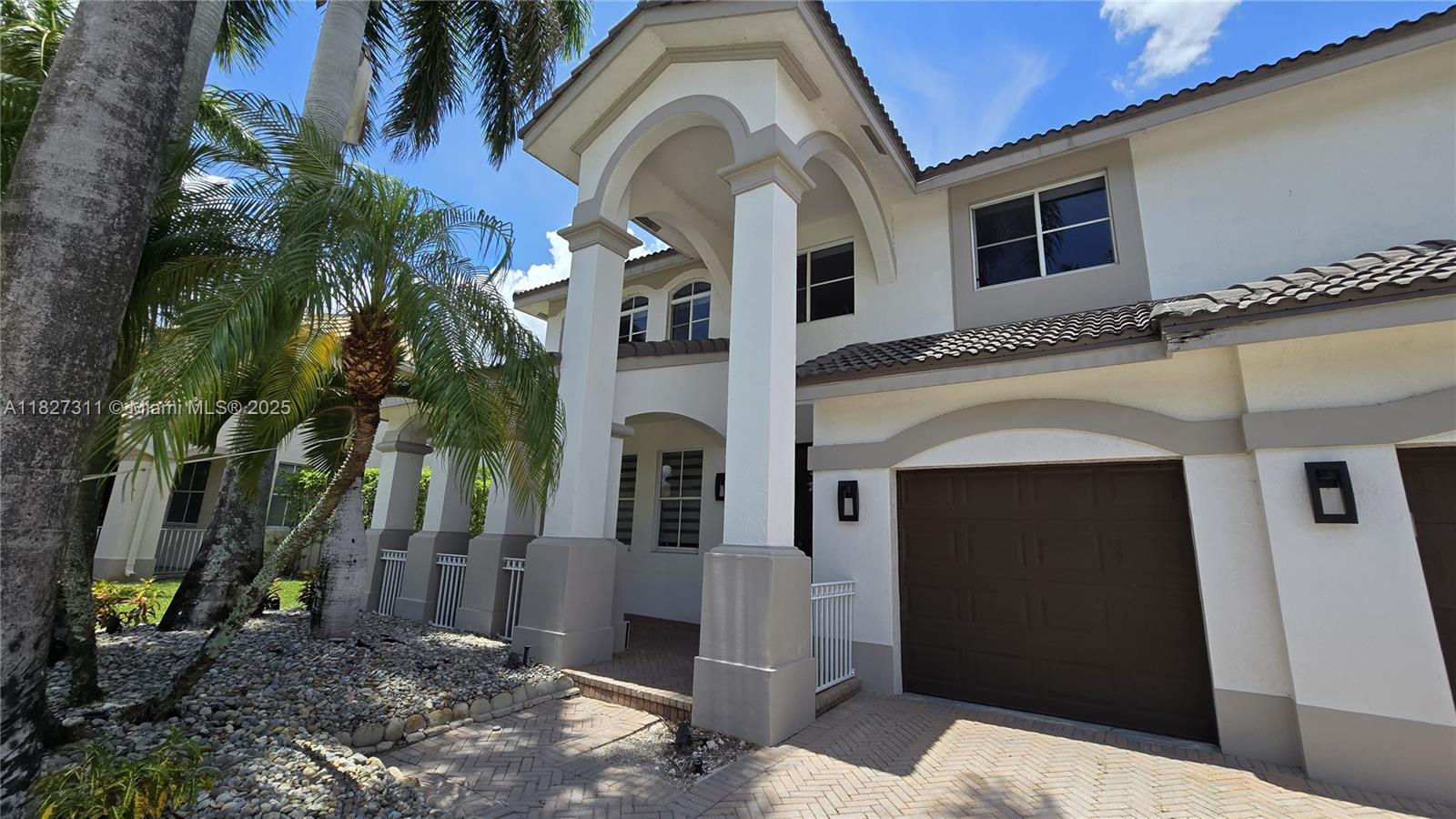 1425 Crossbill Ct