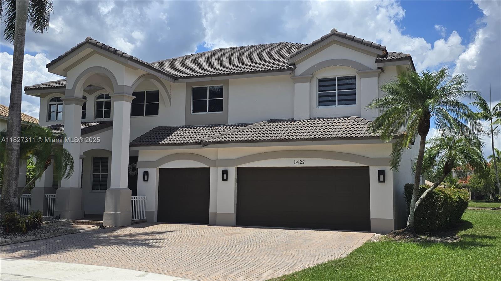 Welcome to your dream home in the heart of Weston! Located in the exclusive guard-gated community of Audubon at Savanna, this spacious 6-bedroom, 4-bathroom lakefront home offers nearly 3,900 sqft of beautifully upgraded living space. The open layout is perfect for entertaining, with oversized rooms, a formal living and dining area, a Jack and Jill bathroom upstairs.
Master suite is a must see, complete with a lounge area that’s perfect for a home office, gym, or reading nook. You’ll also enjoy the practicality of a 3-car garage and peaceful lake views right in your backyard. Plus, the community offers top-notch amenities like a resort-style clubhouse, pool, and playgrounds. This is a rare opportunity to own a spacious, upgraded home in one of Weston’s most desirable neighborhoods!