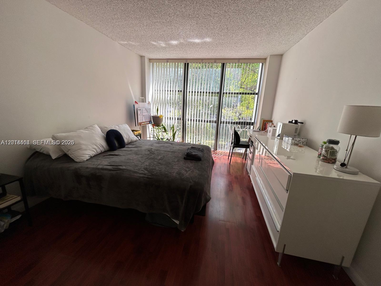 PLAZA OF AMERICAS CONDO P - Residential Lease