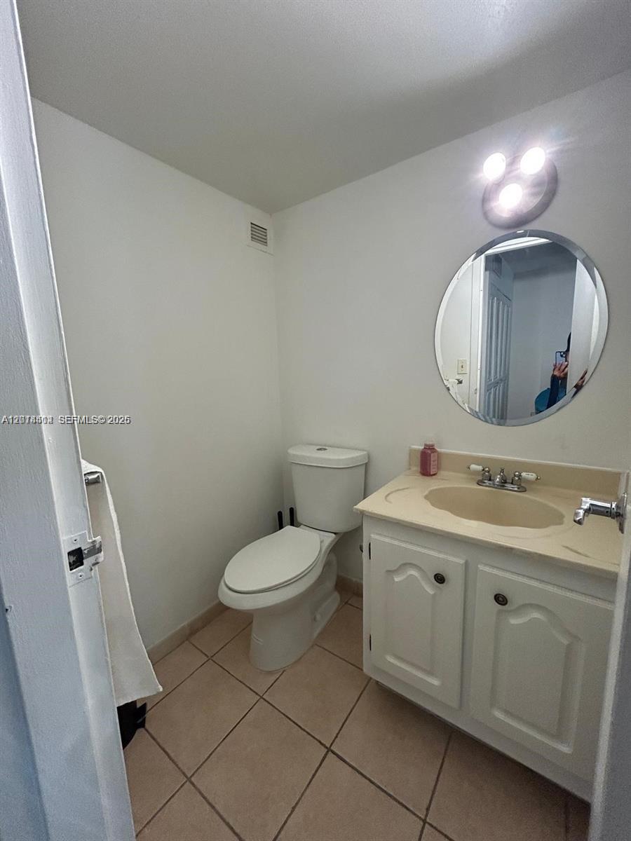 PLAZA OF AMERICAS CONDO P - Residential Lease