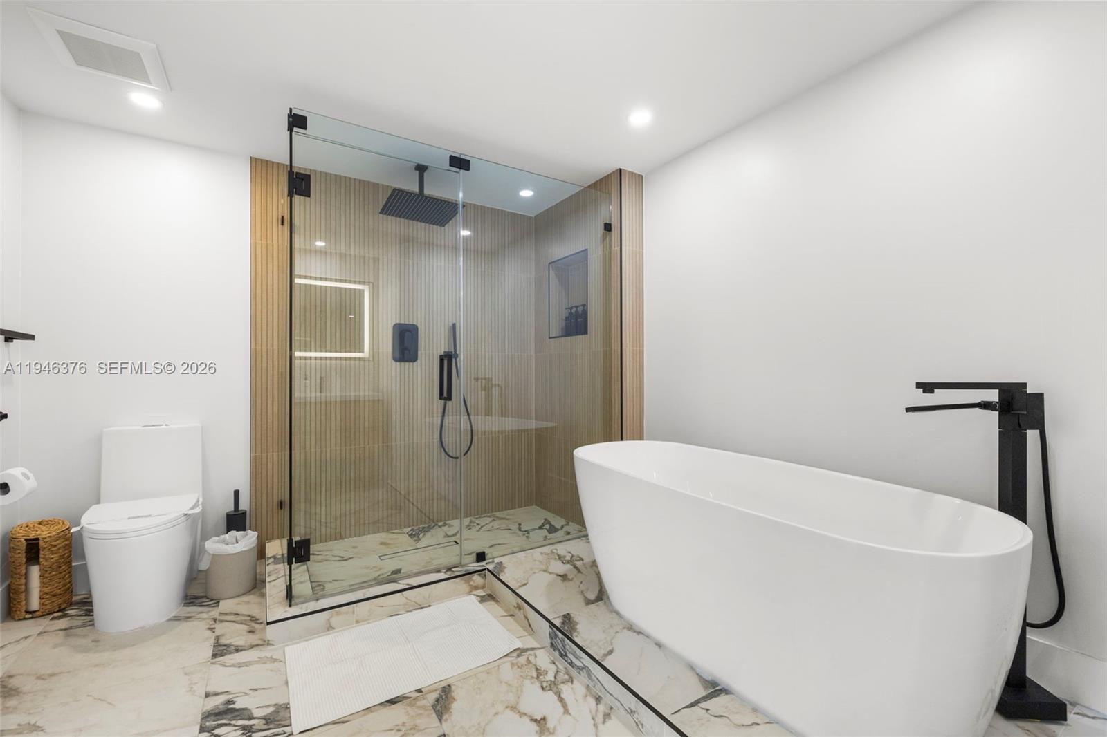 ICON BRICKELL CONDO NO 3 - Residential