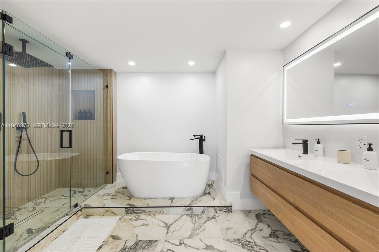 ICON BRICKELL CONDO NO 3 - Residential