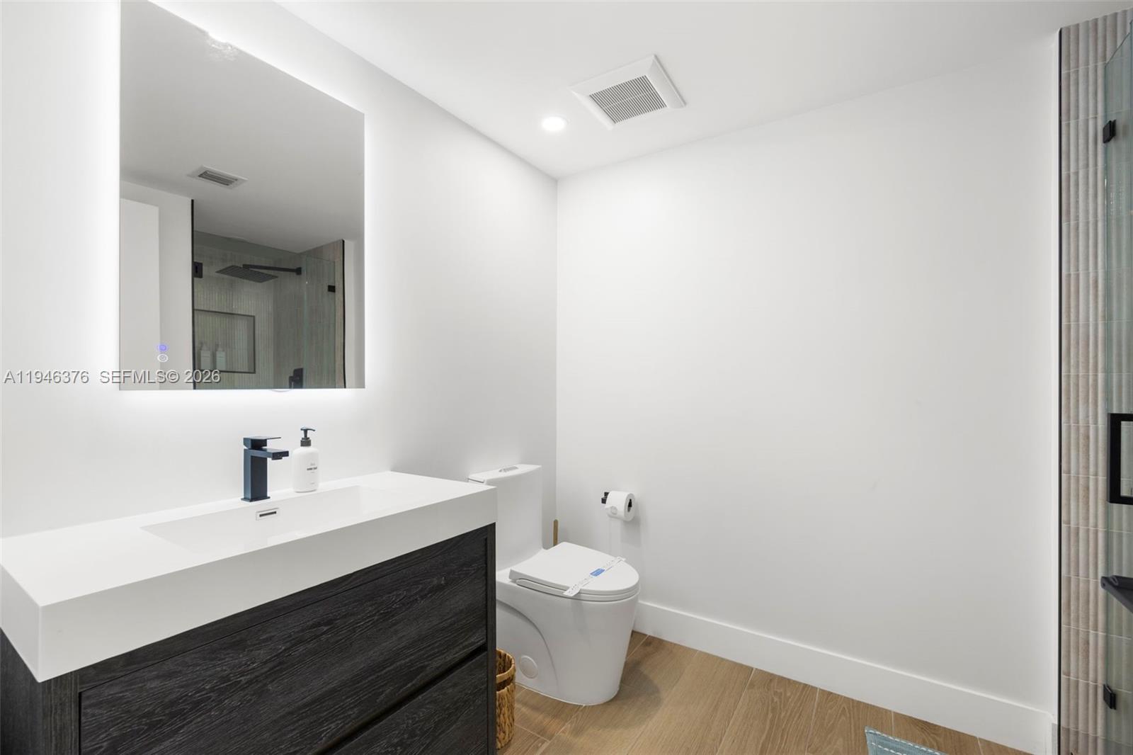 ICON BRICKELL CONDO NO 3 - Residential