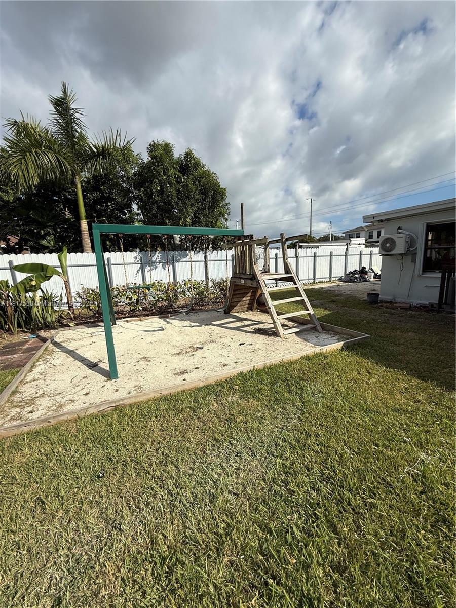 DIXIE PINES NO 2 - Residential Lease