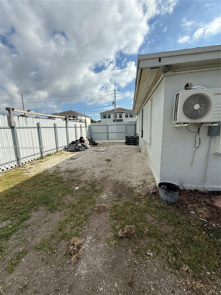 DIXIE PINES NO 2 - Residential Lease