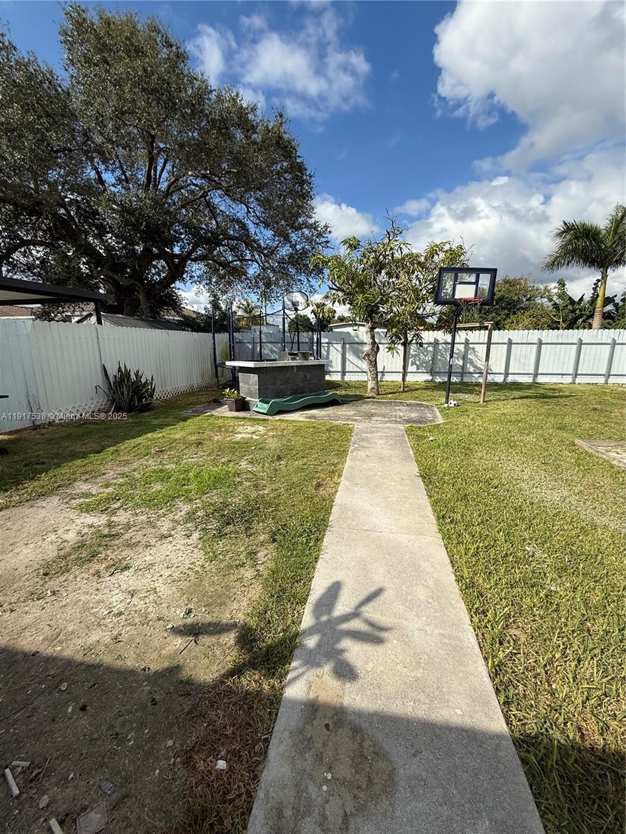 DIXIE PINES NO 2 - Residential Lease