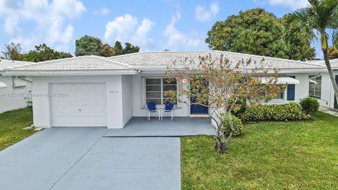 Single Family Residence in Tamarac FL 8513 59th St St.jpg