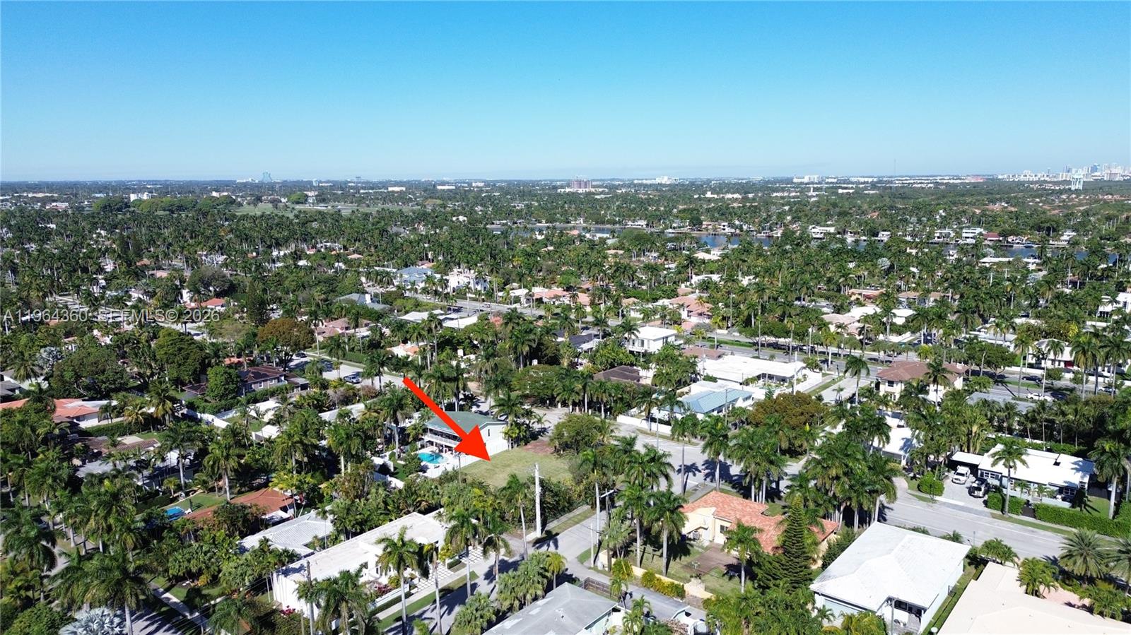 HOLLYWOOD LAKES SECTION - Land