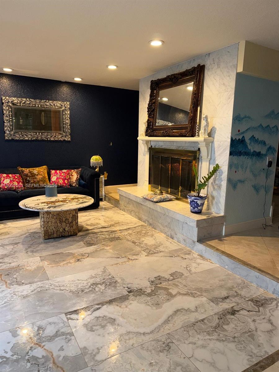 10258 Vestal Mnr