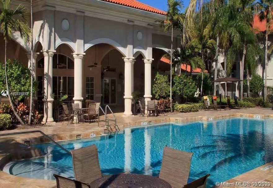 BEAUTIFUL 2 BED/ 2 BATH LOCATED IN THE HEART OF PEMBROKE PINES, GATED COMMUNITY WITH AMAZING AMENITIES, 1 PARKING AND GUEST PARKING, WASHER AND DRYER IN UNIT. CLOSE TO MAJOR INTERSECTIONS,A+ SCHOOLS, SHOPPING, ETC