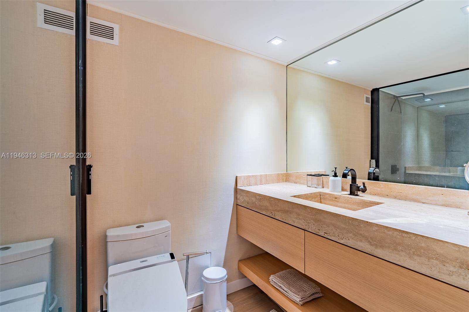 RONEY PALACE CONDO - Residential