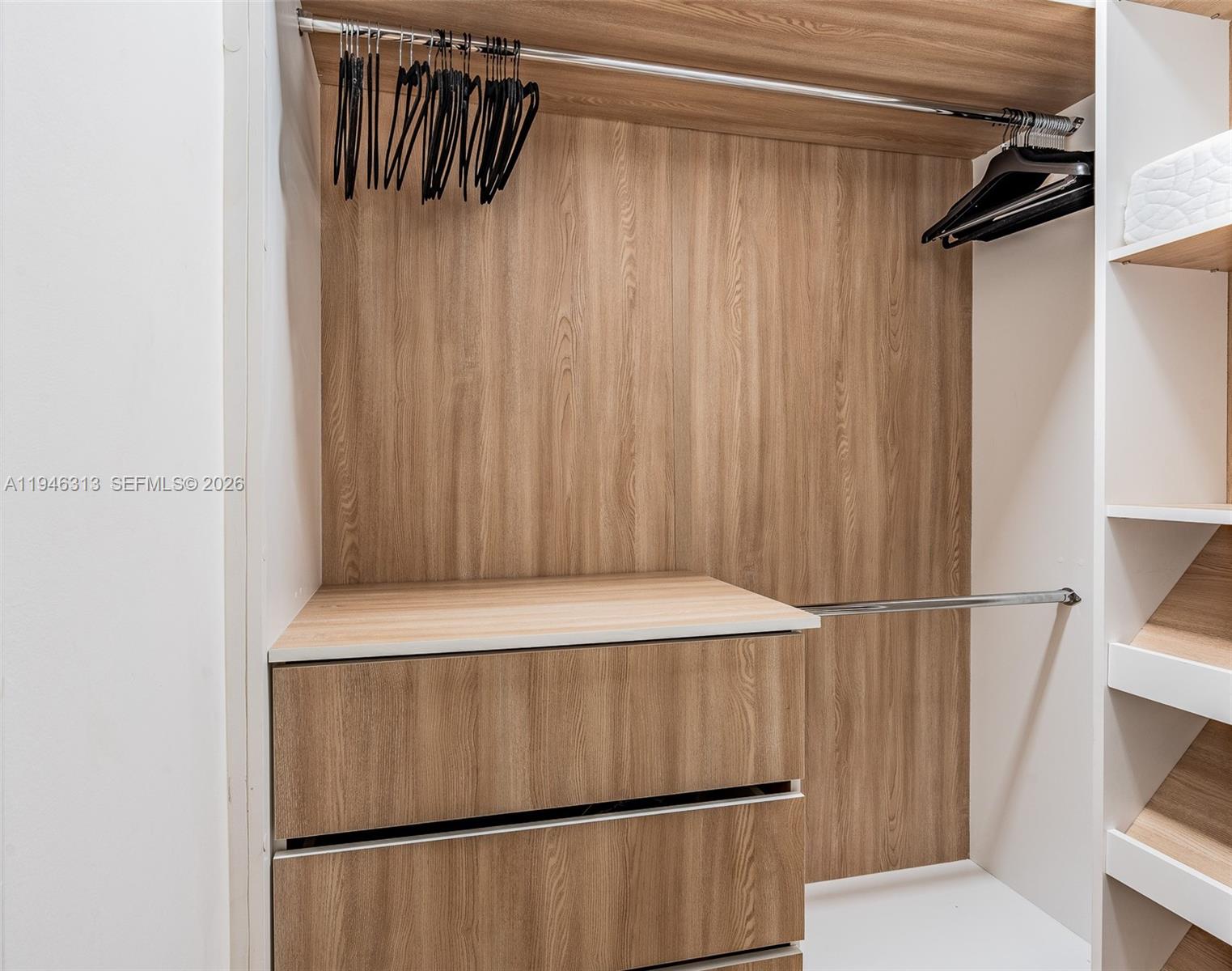 RONEY PALACE CONDO - Residential