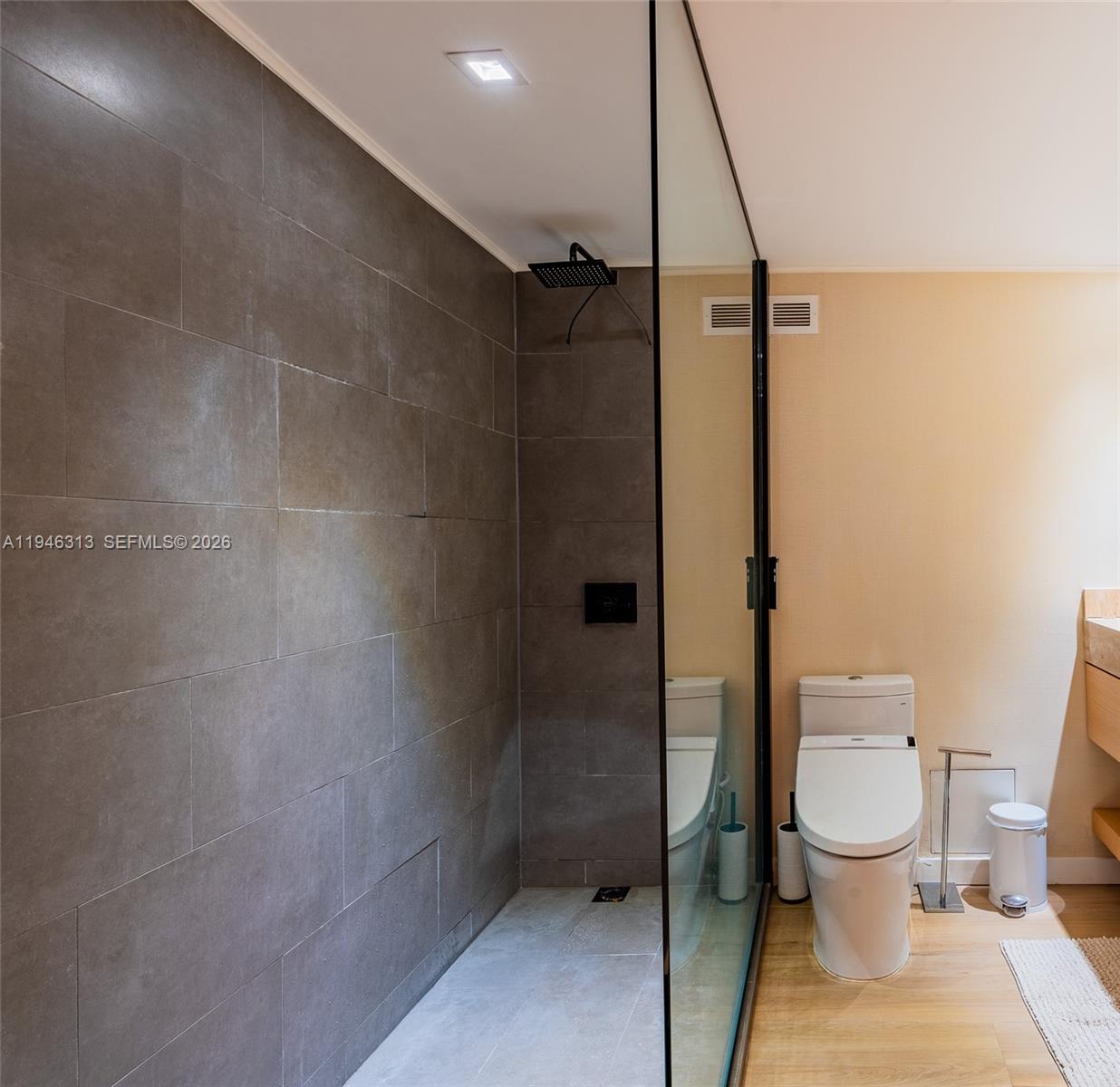 RONEY PALACE CONDO - Residential