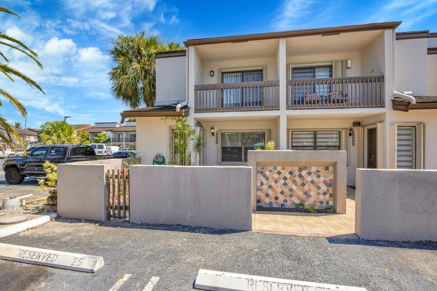 10000 Nw 41st St 25, Doral, Miami-Dade County, Florida - 2 Bedrooms  
3 Bathrooms - 