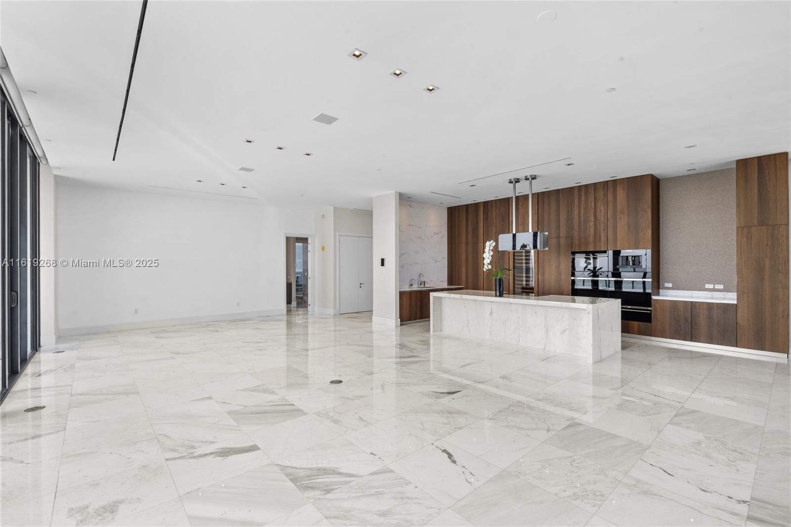 MUSE CONDO - Residential