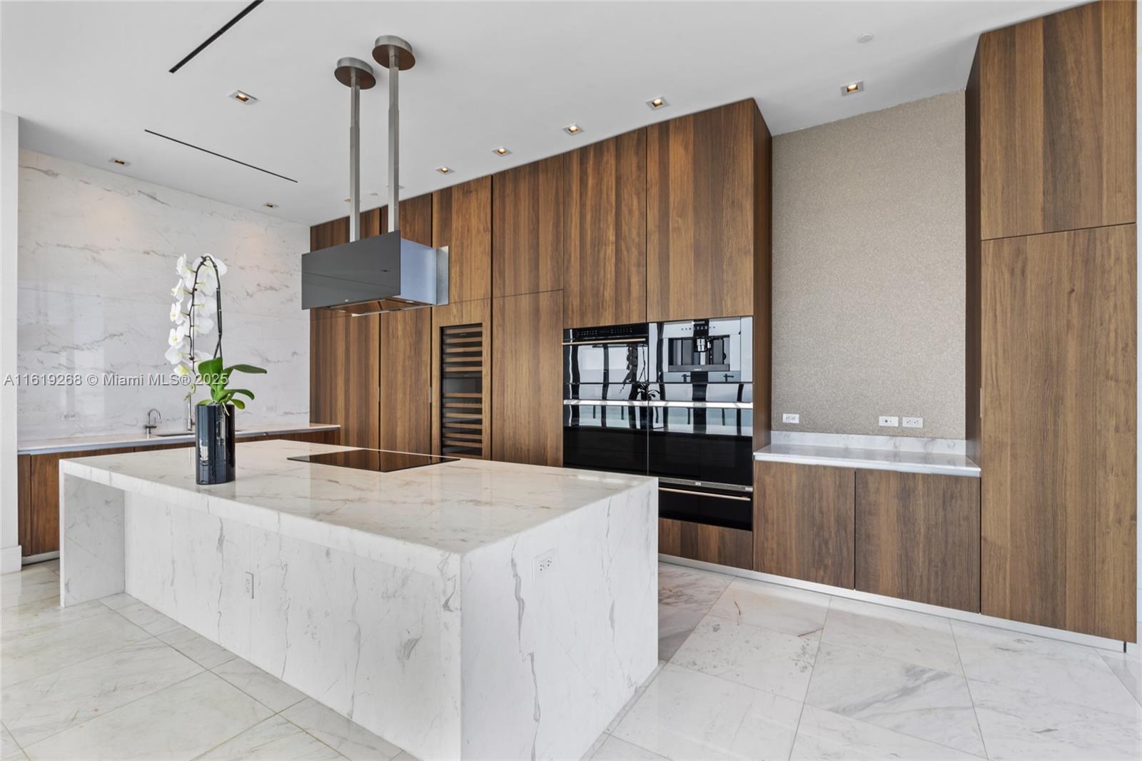 MUSE CONDO - Residential