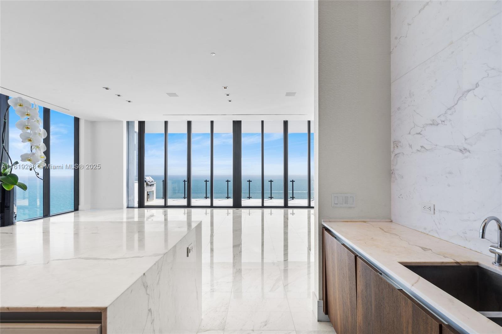 MUSE CONDO - Residential