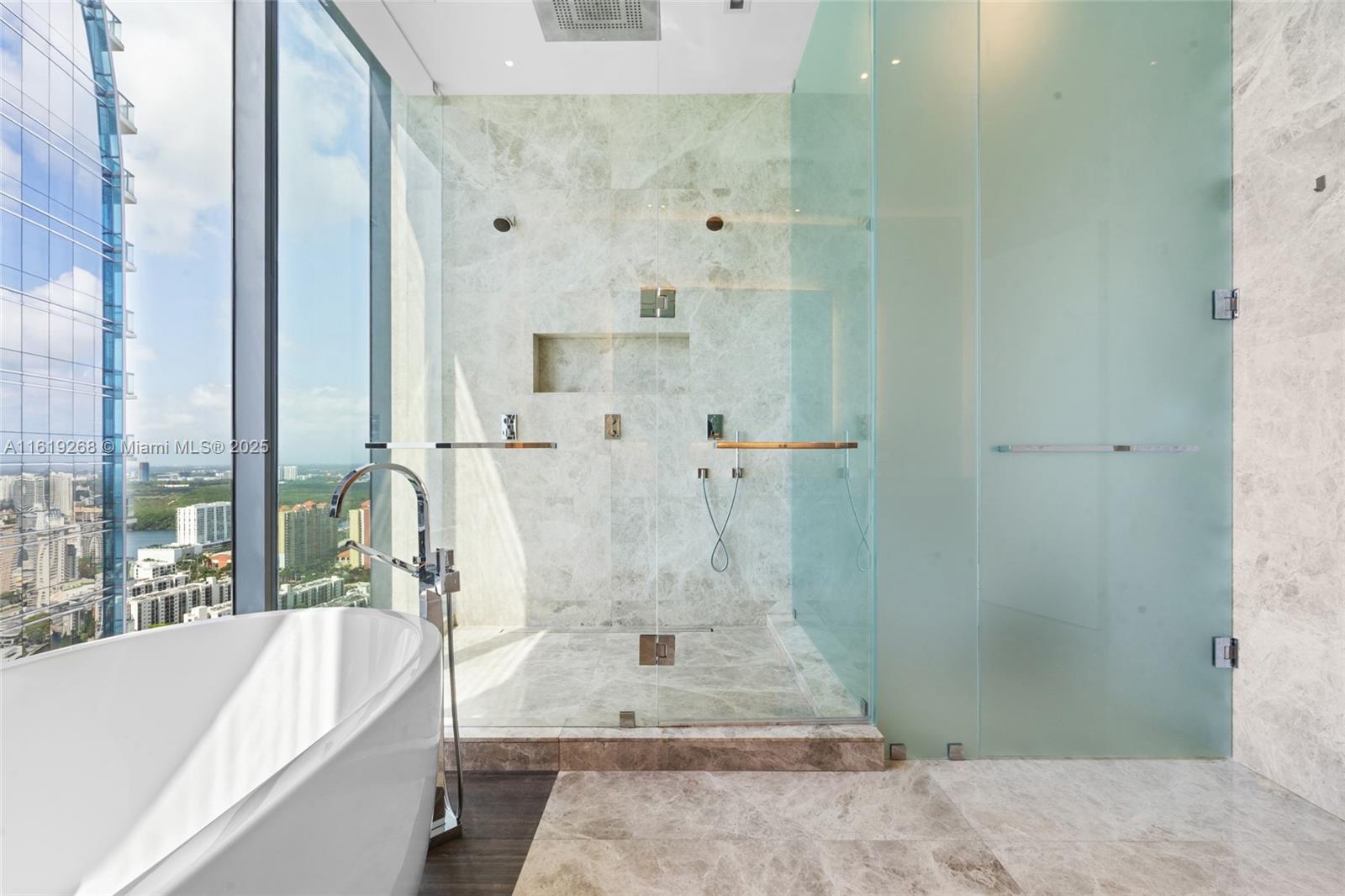 MUSE CONDO - Residential