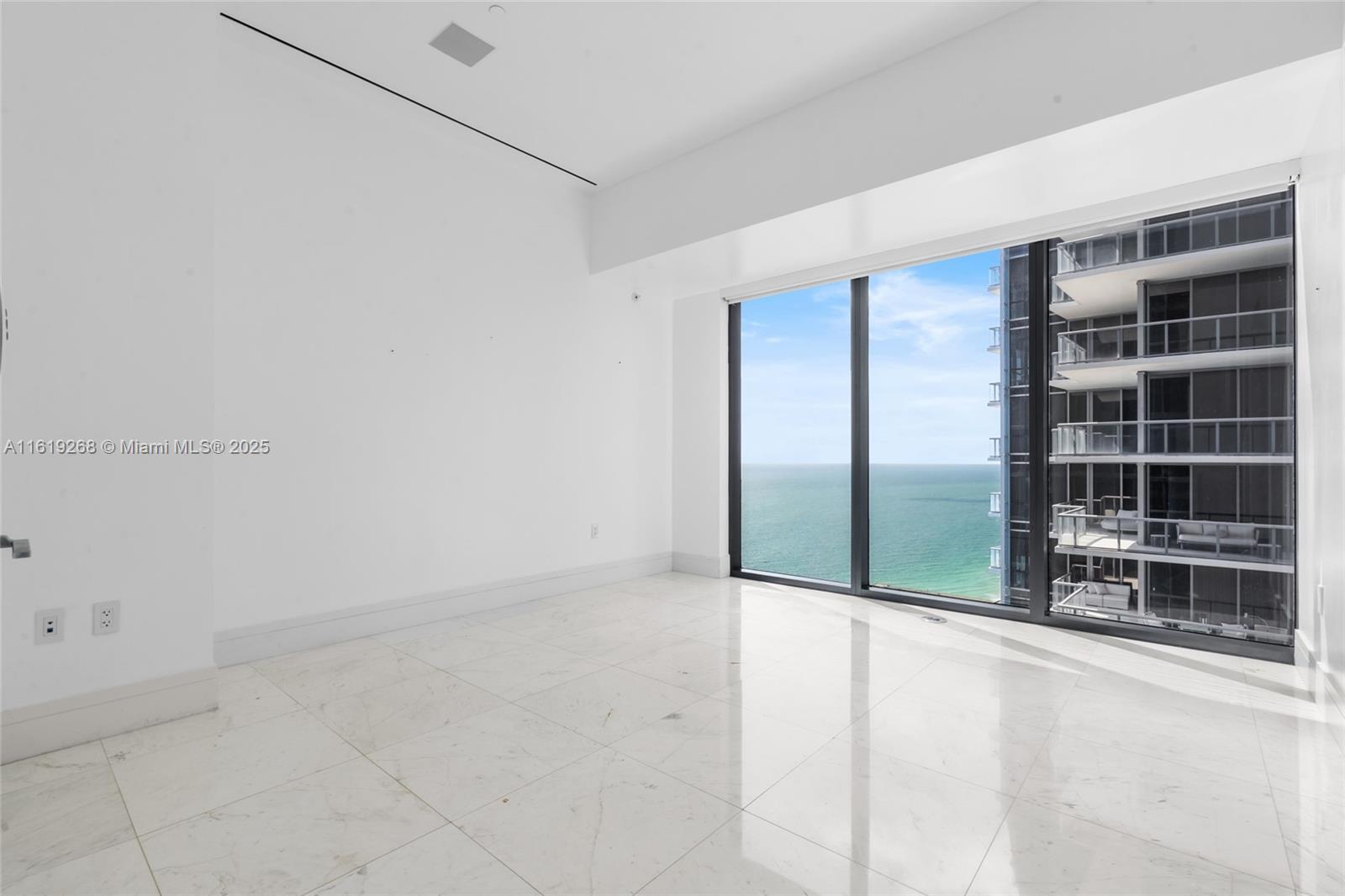 MUSE CONDO - Residential