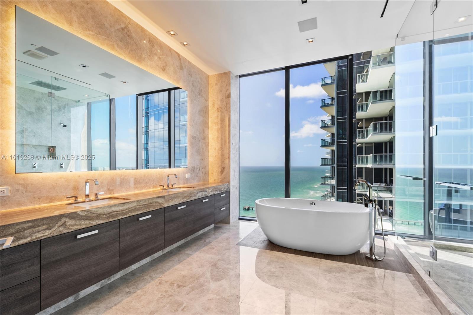 MUSE CONDO - Residential