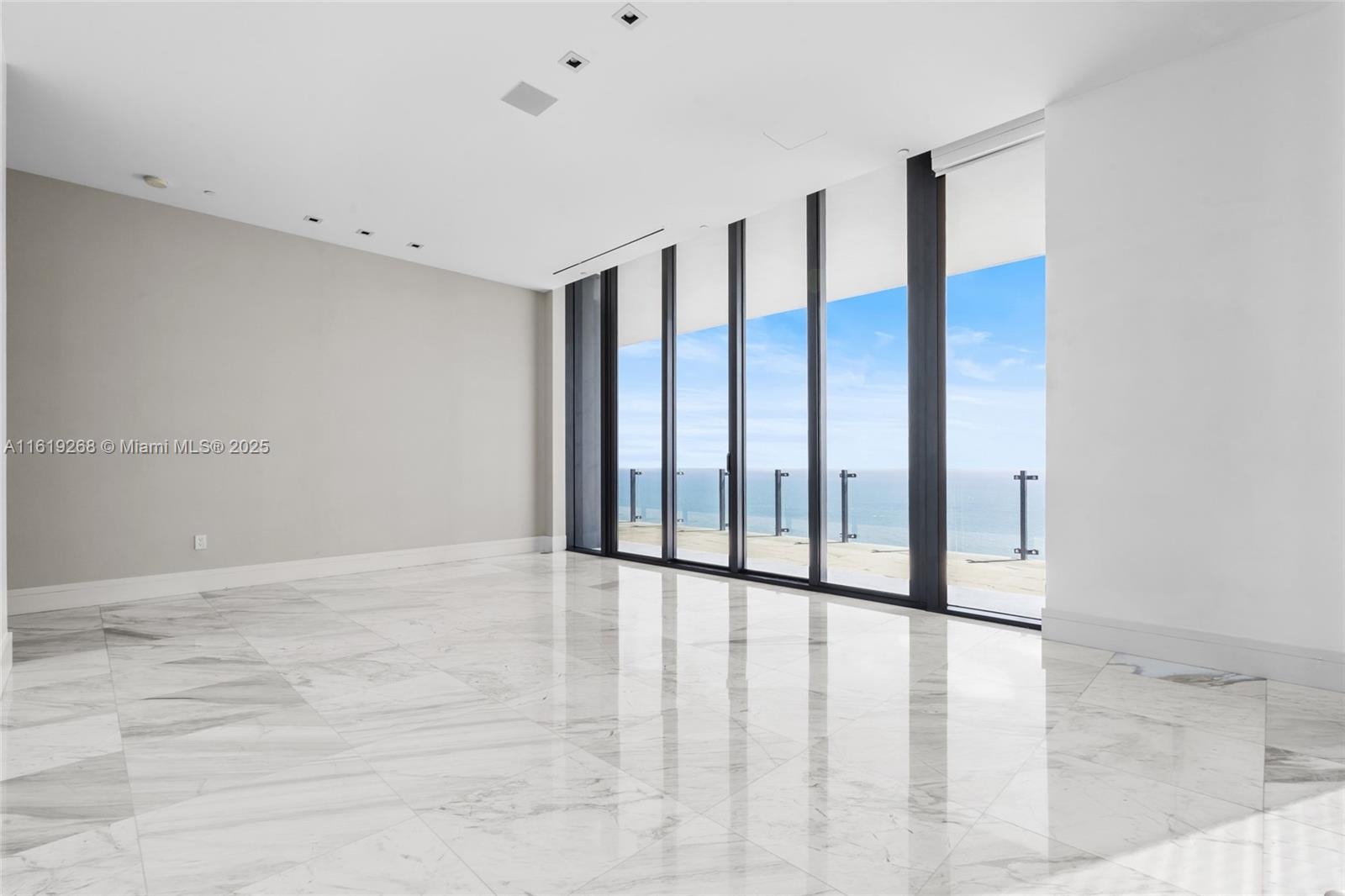 MUSE CONDO - Residential