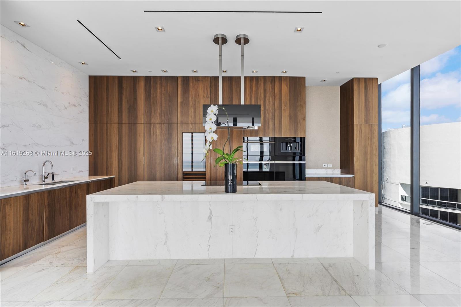 MUSE CONDO - Residential