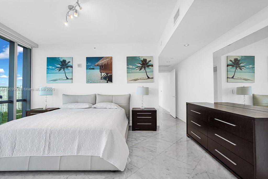 JADE OCEAN - Residential