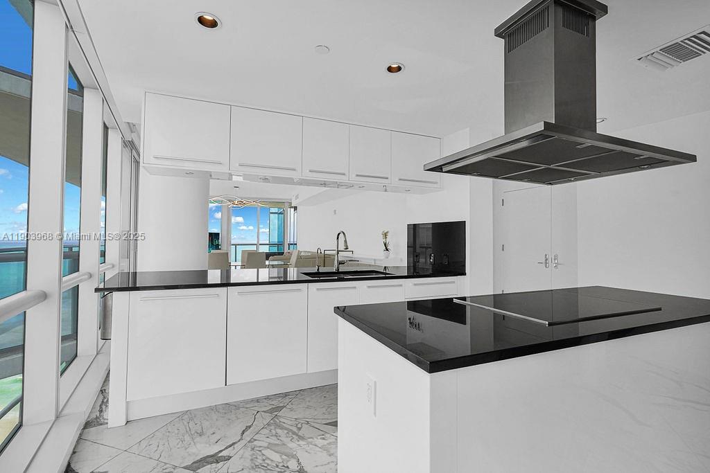 JADE OCEAN - Residential