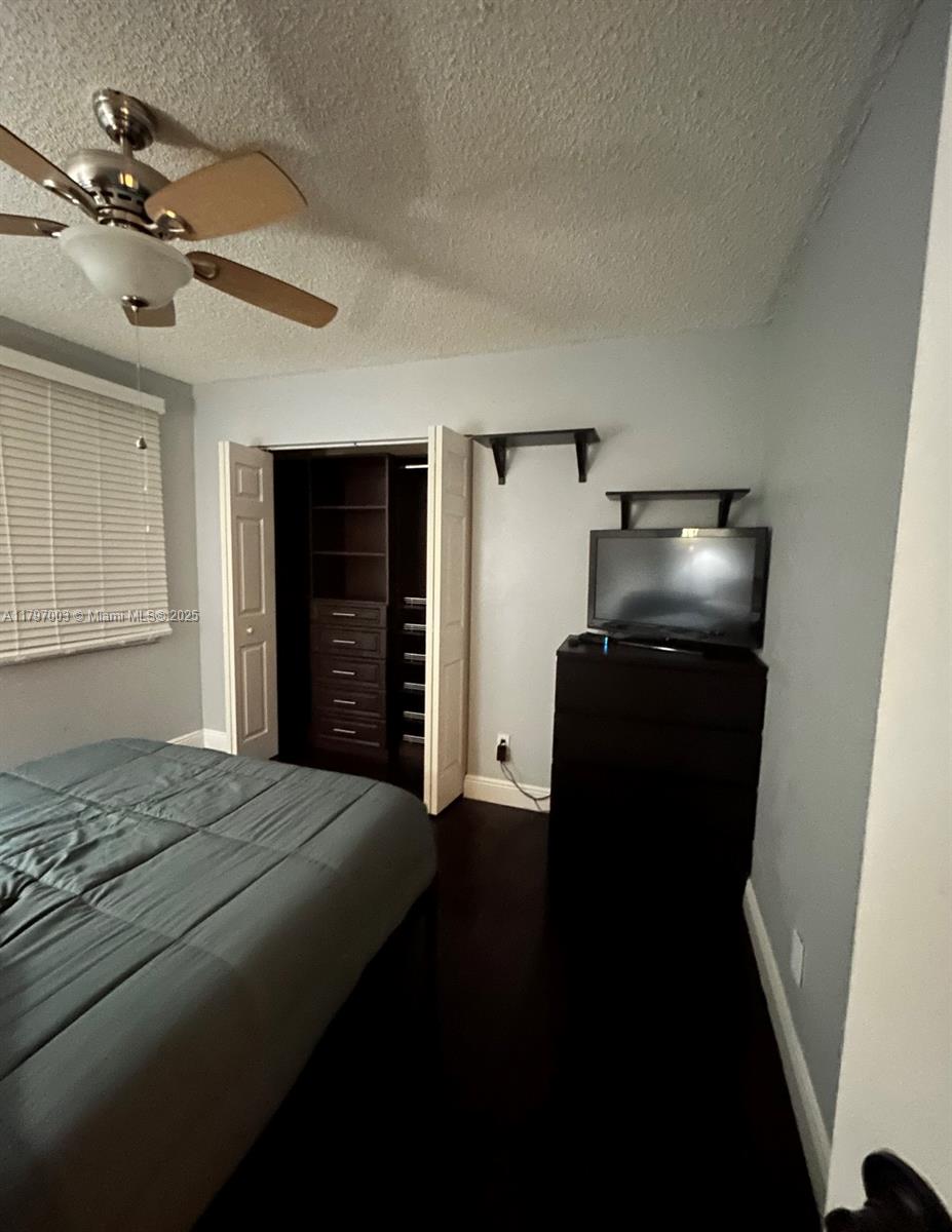 Address Not Disclosed, Pembroke Pines, Miami-Dade County, Florida - 2 Bedrooms  
1 Bathrooms - 