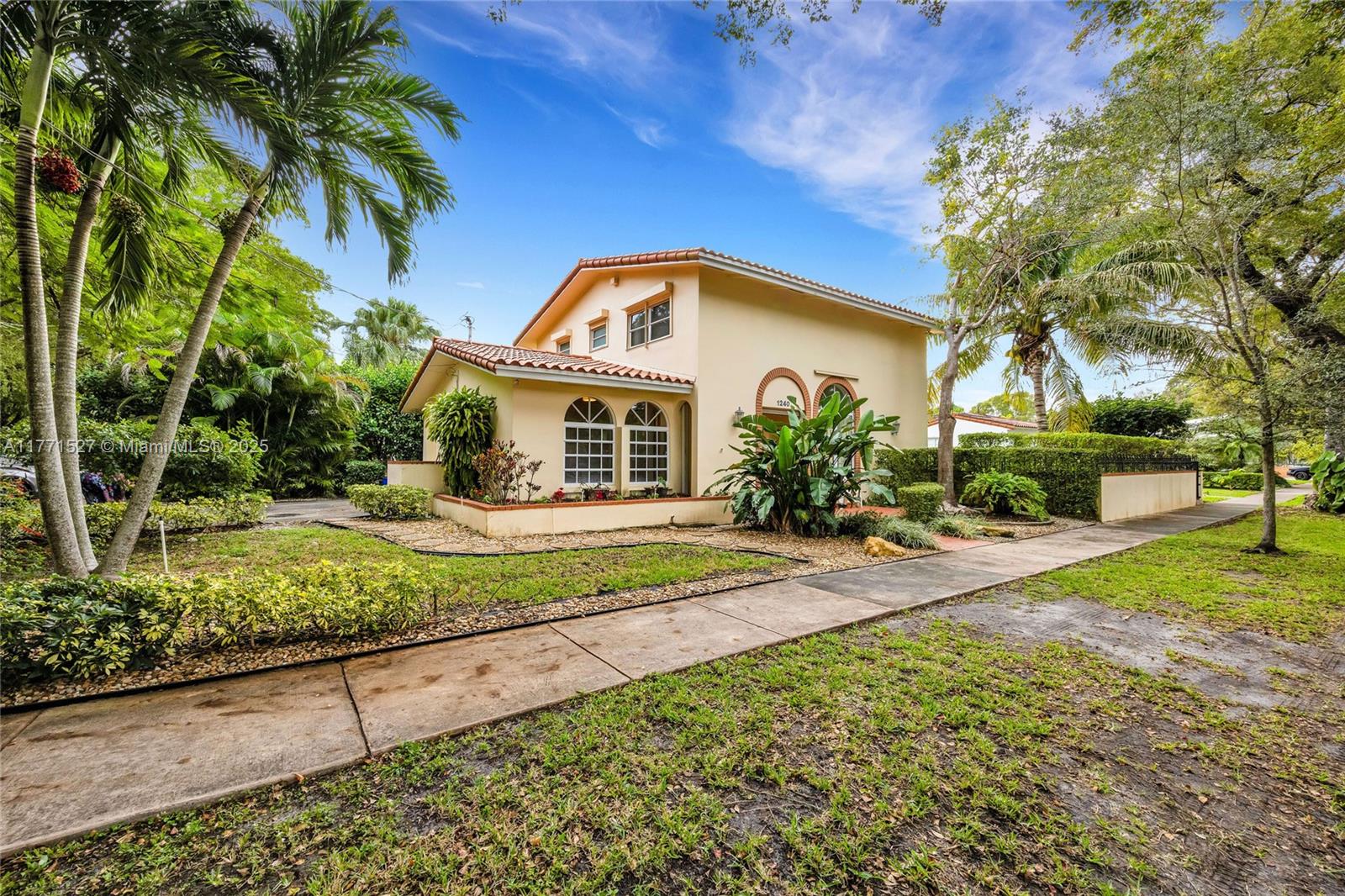 Rental Property at 1240 Ortega Ave, Coral Gables, Broward County, Florida - Bedrooms: 3 
Bathrooms: 3  - $6,495 MO.