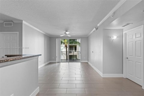 6861 SW 44th St 204 Miami FL 33155