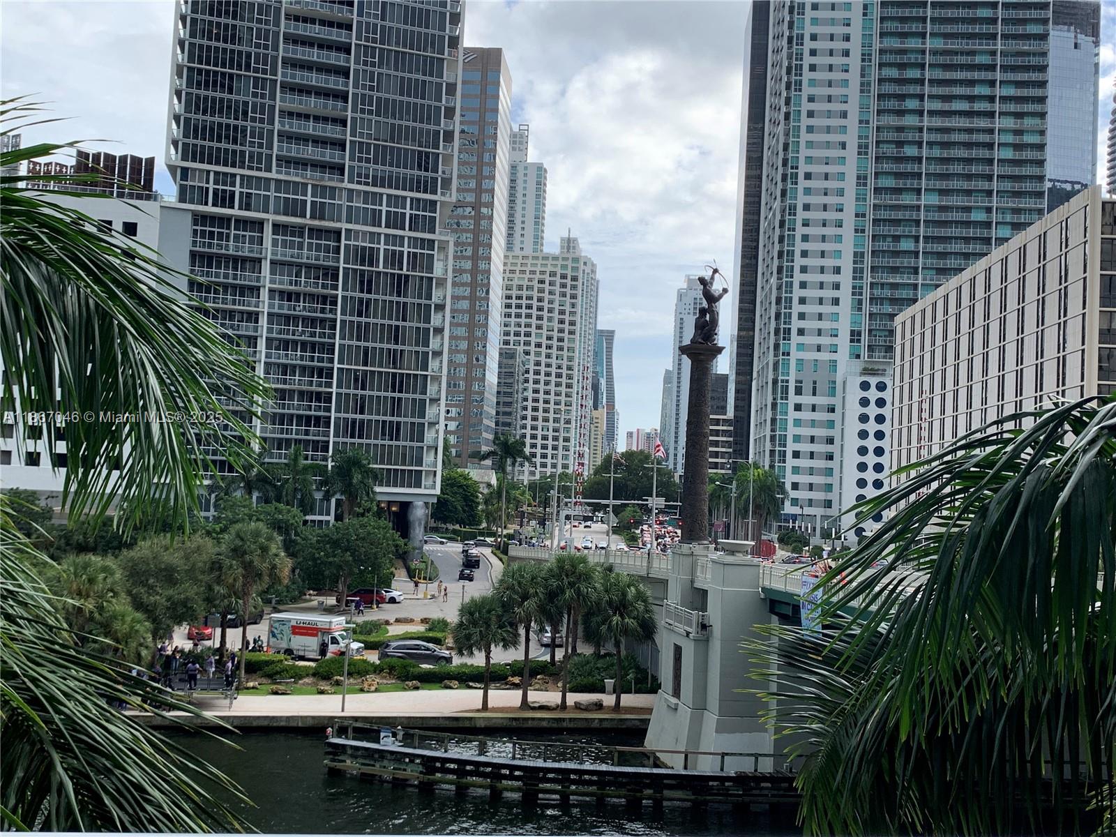 200 Biscayne Boulevard Way 304