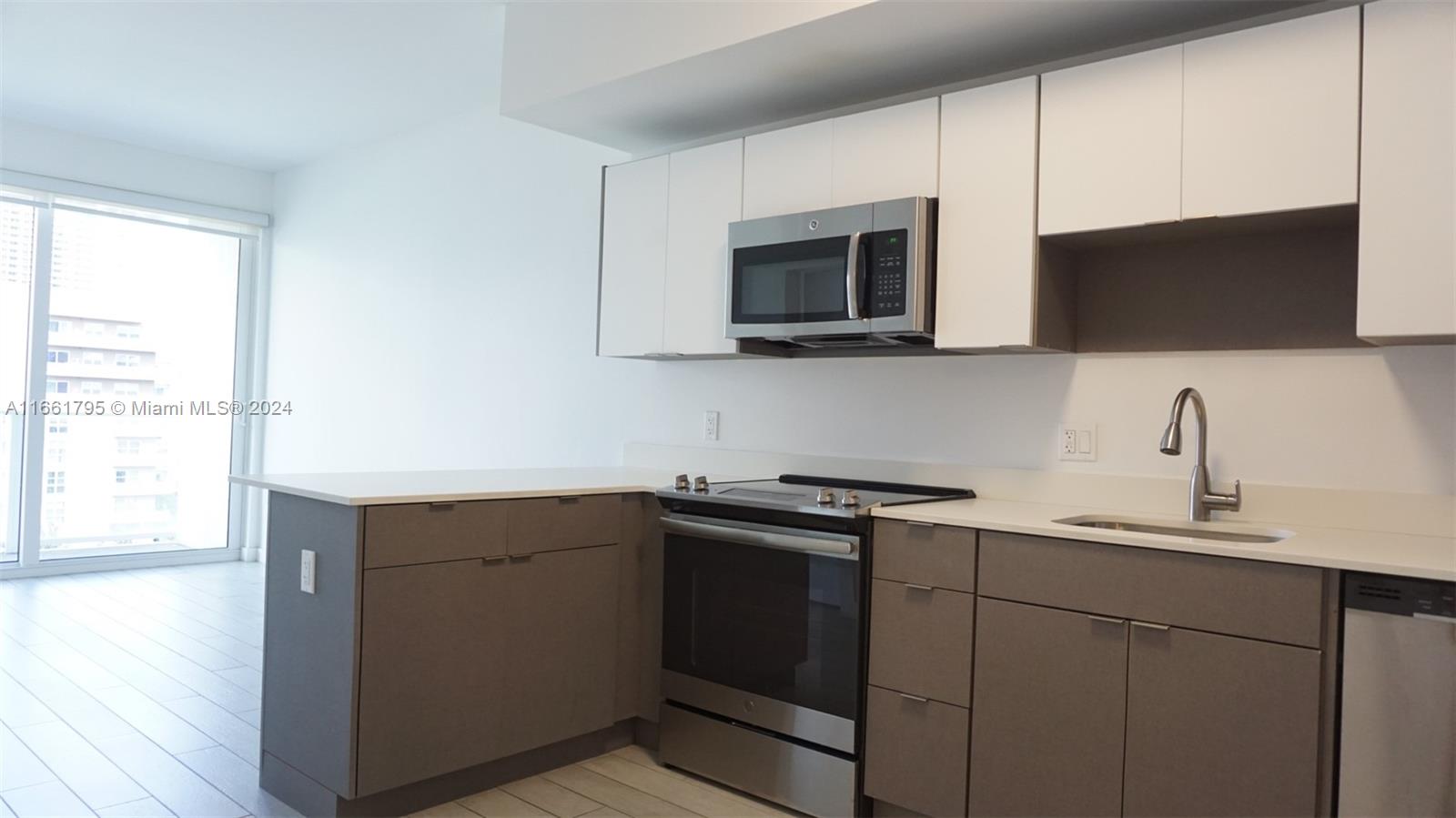 26 EDGEWATER CONDO - Residential Lease