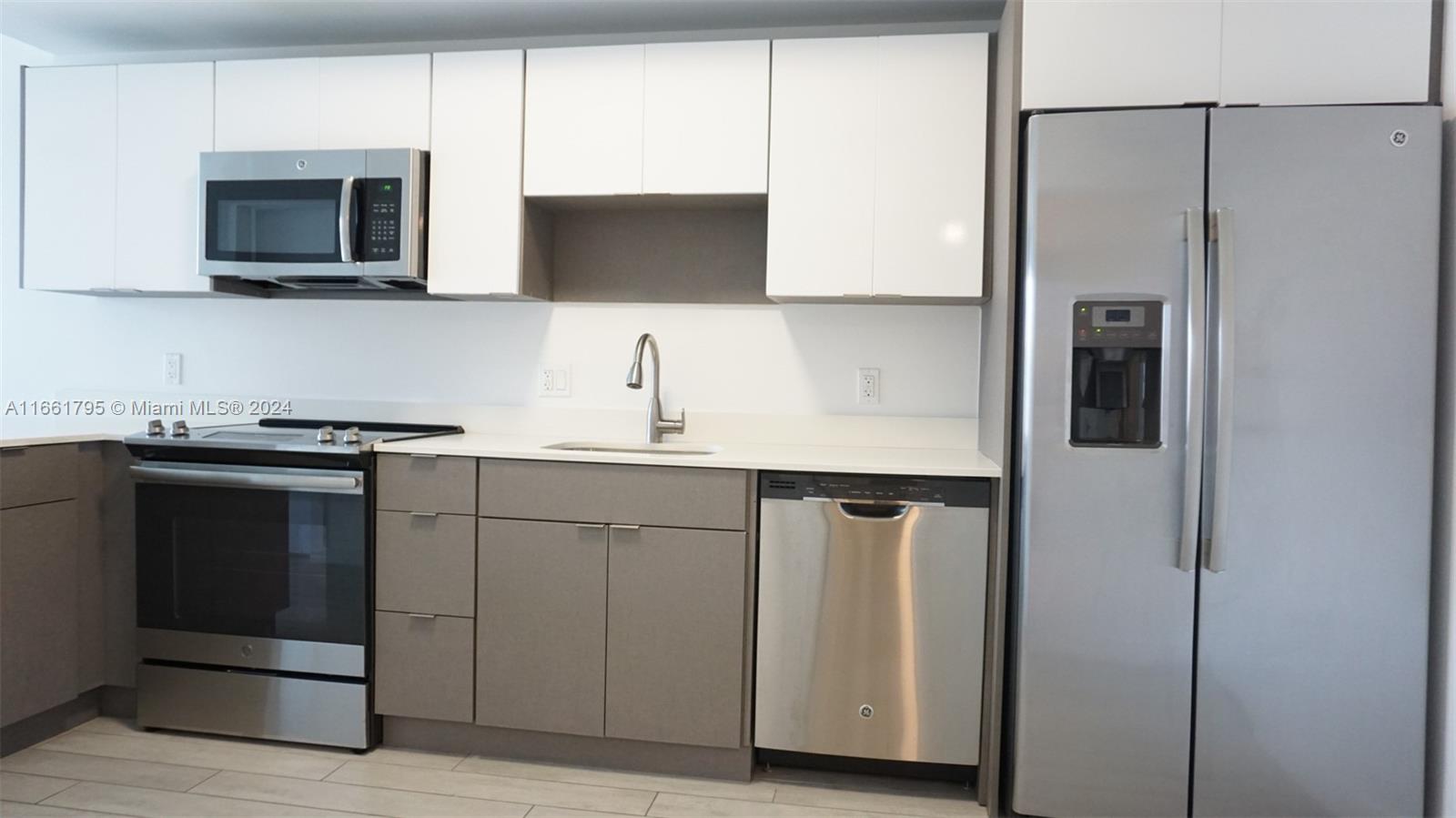 26 EDGEWATER CONDO - Residential Lease