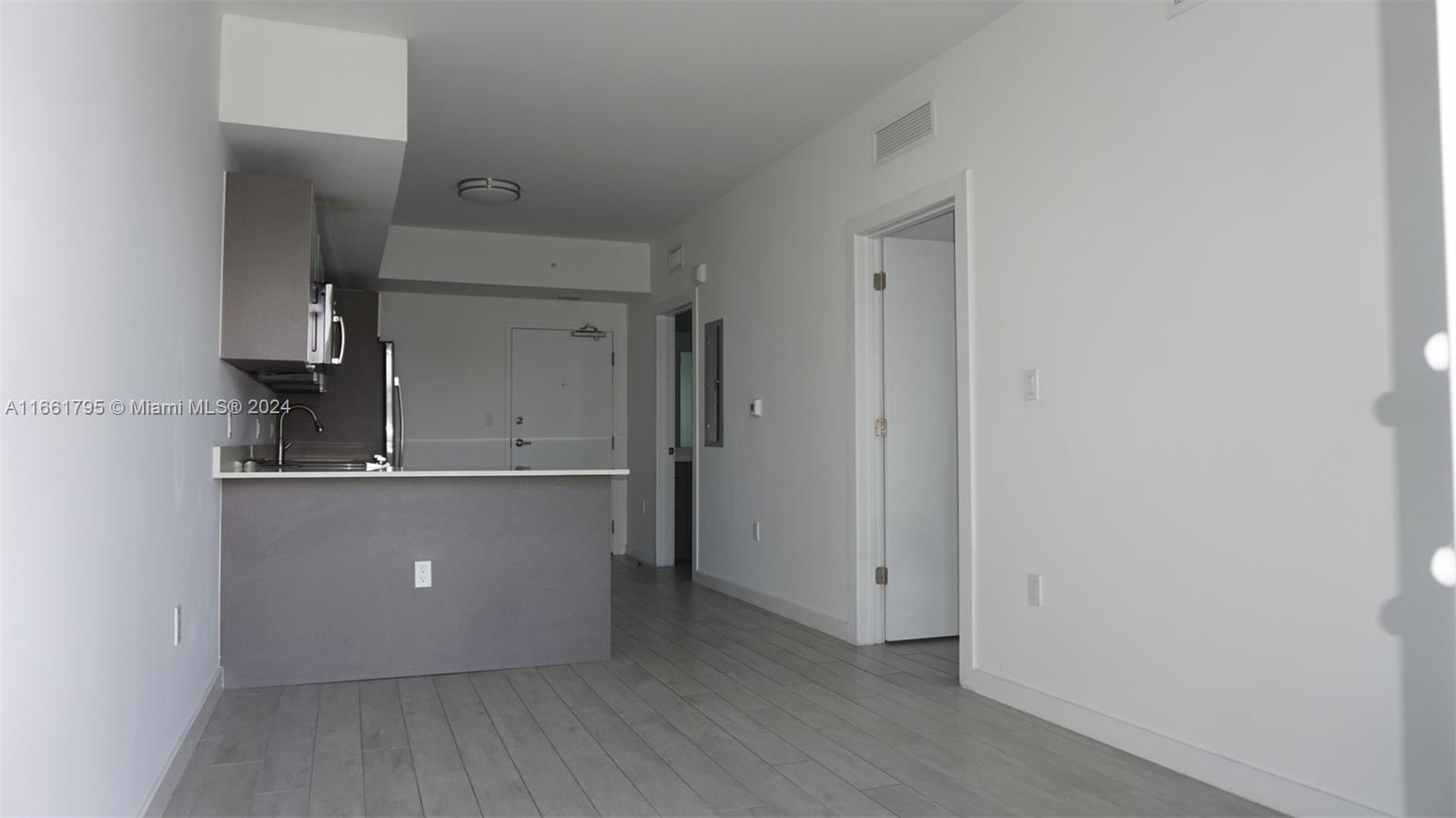 26 EDGEWATER CONDO - Residential Lease