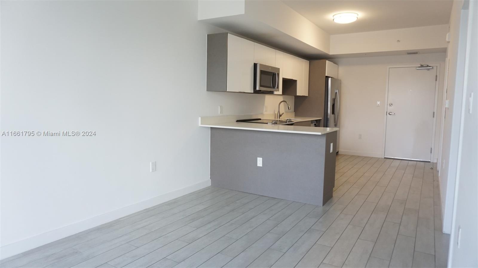 26 EDGEWATER CONDO - Residential Lease