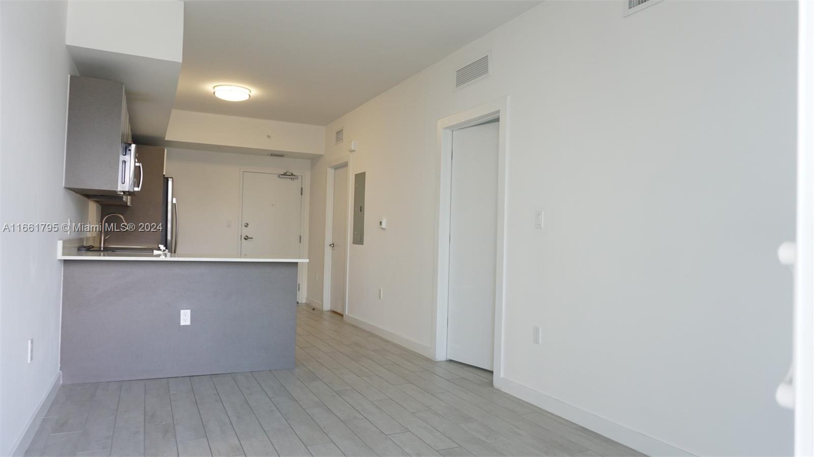 26 EDGEWATER CONDO - Residential Lease