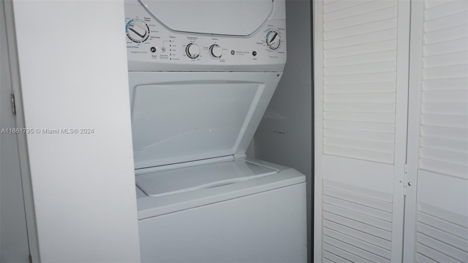 26 EDGEWATER CONDO - Residential Lease