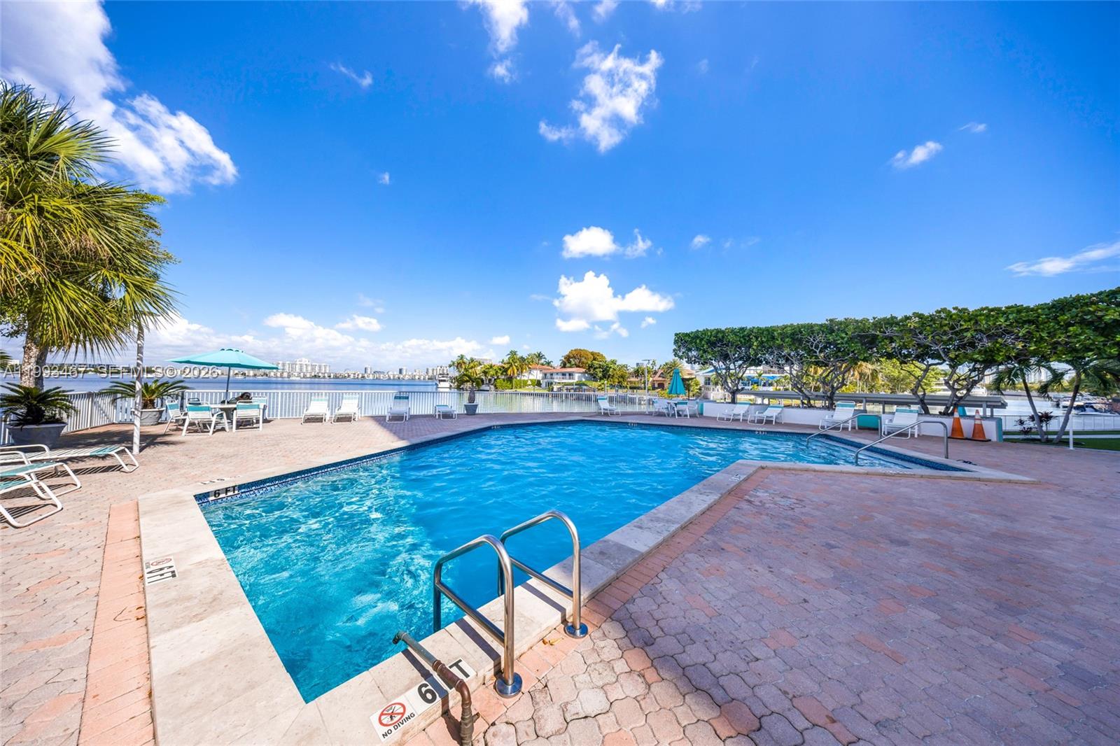 2841 NE 163rd St 215