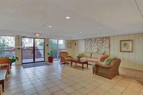 VILLA CAPRI CONDO - Residential Lease