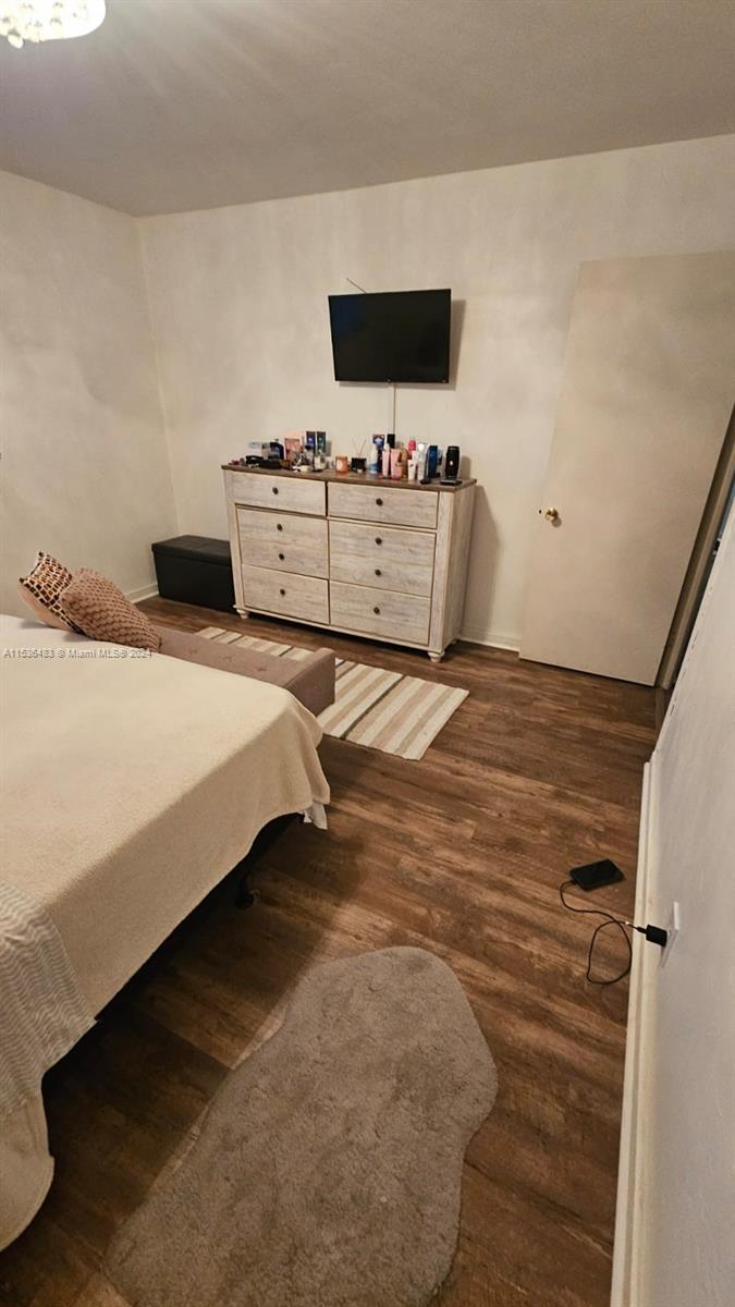 CRESCENT MANOR CONDO INC - Residential Lease